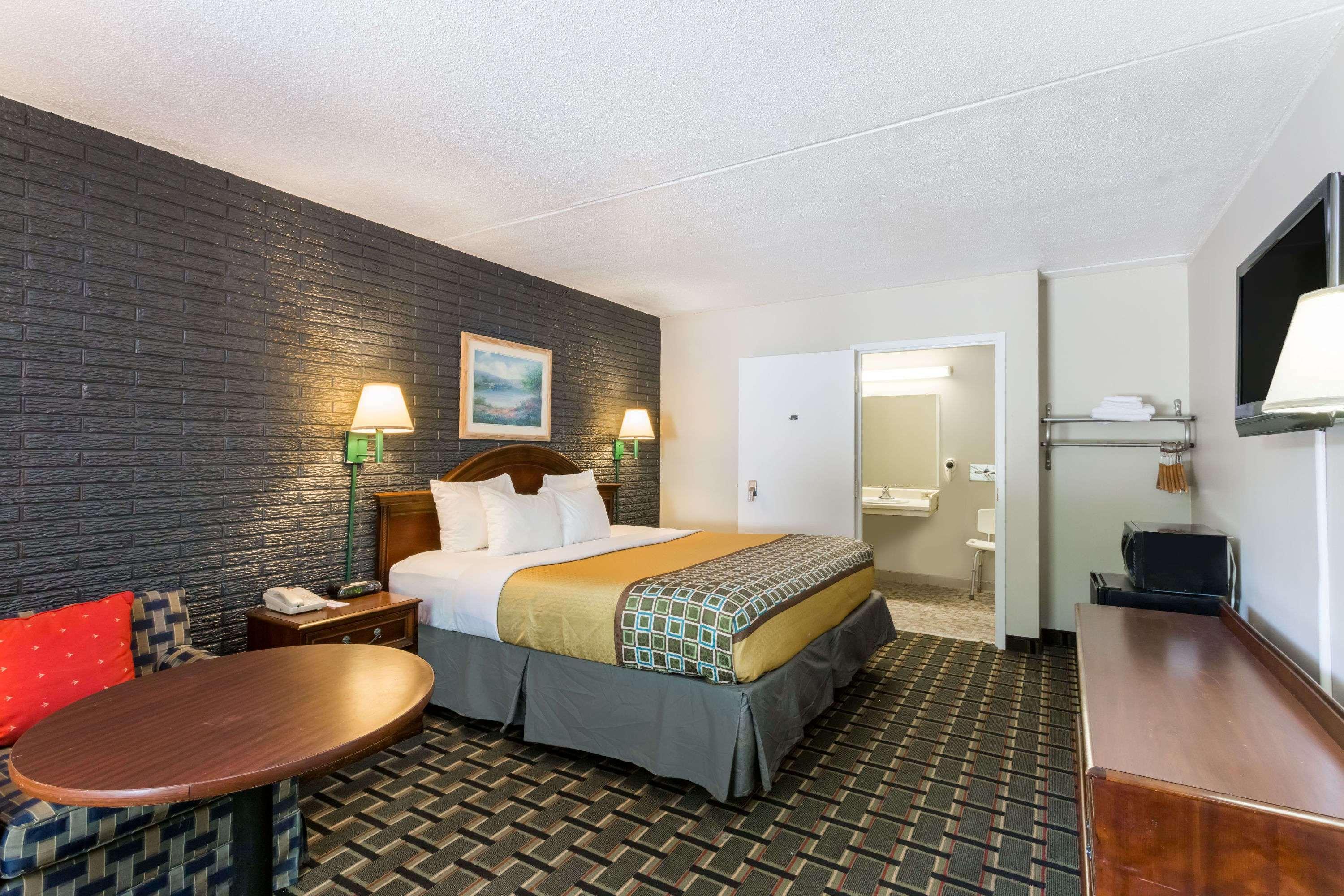 Travelodge By Wyndham Savannah Area/Ричмонд-Хилл Экстерьер фото