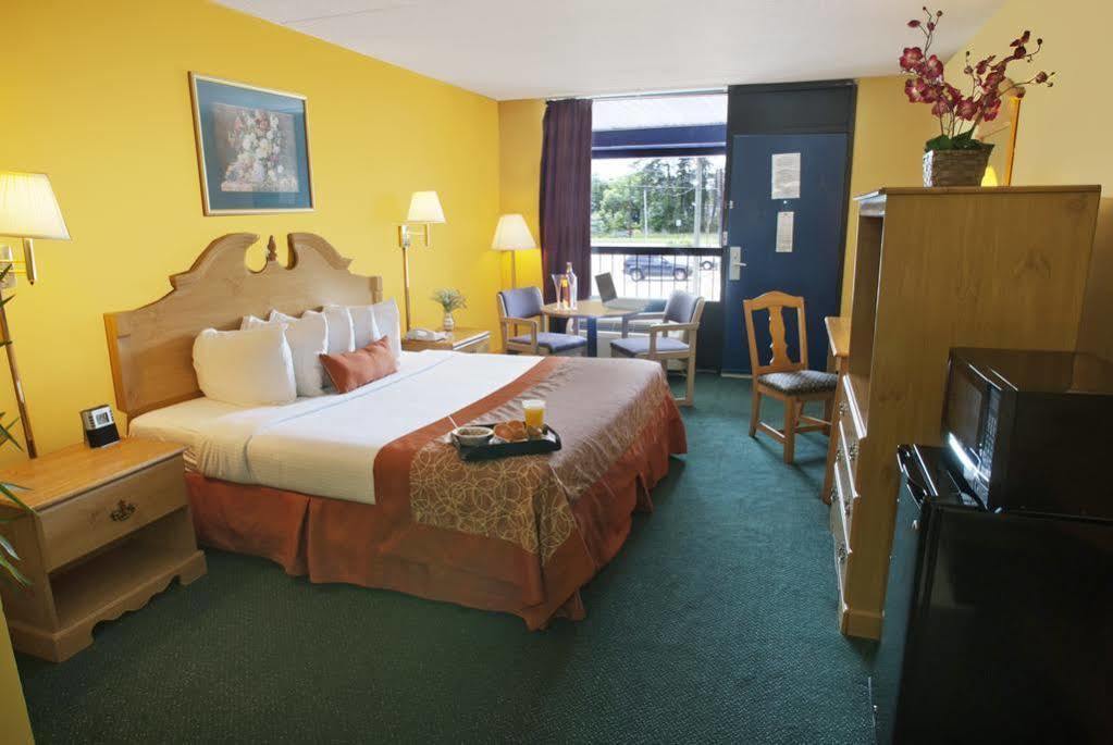 Travelodge By Wyndham Savannah Area/Ричмонд-Хилл Экстерьер фото
