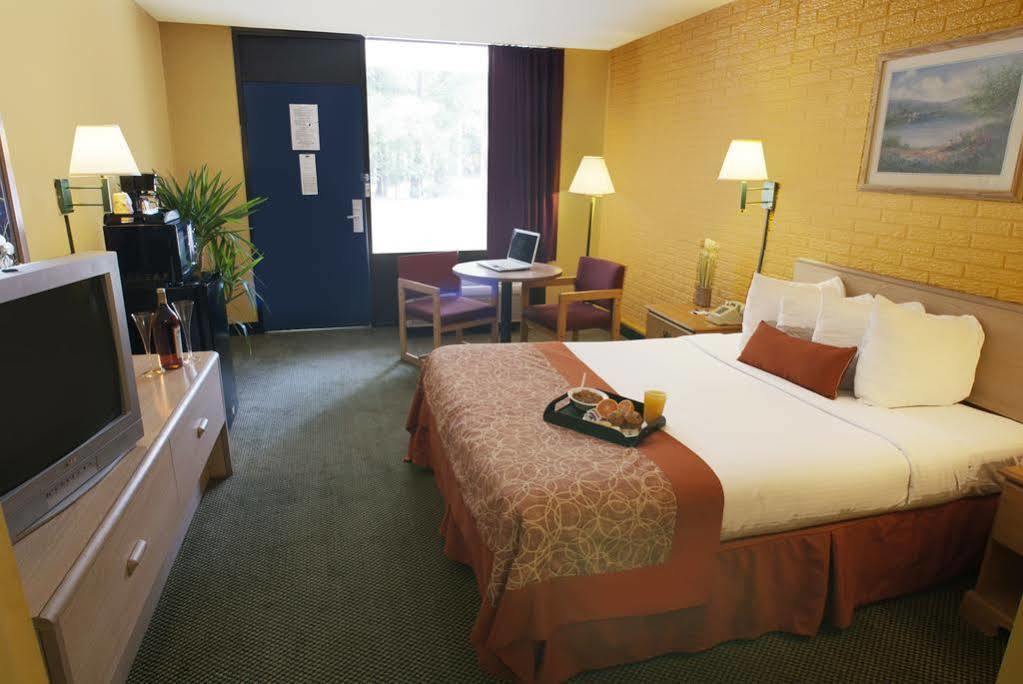 Travelodge By Wyndham Savannah Area/Ричмонд-Хилл Экстерьер фото